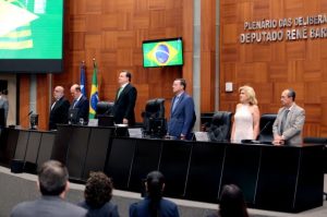 Max cita força da indústria de MT em sessão solene